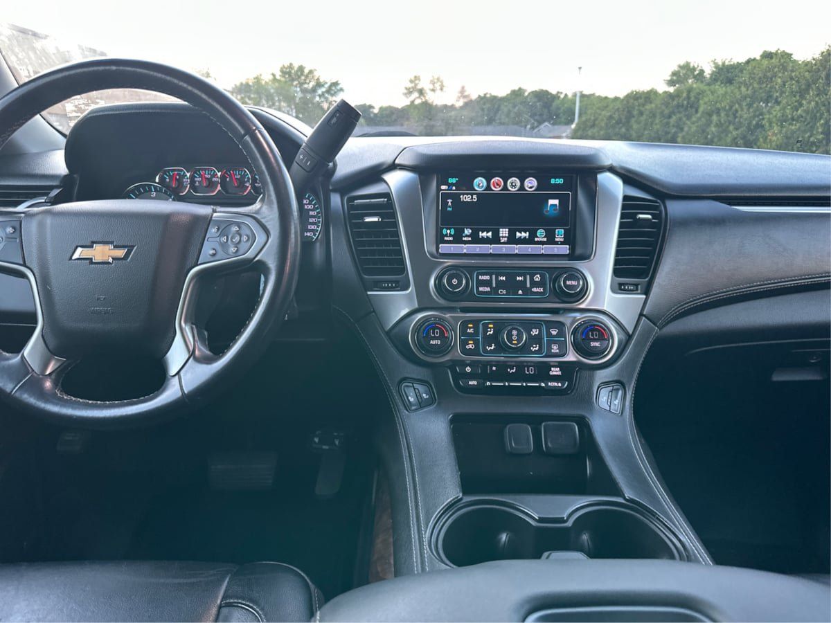 Used 2019 Chevrolet Suburban LT AWD/4WD image 15