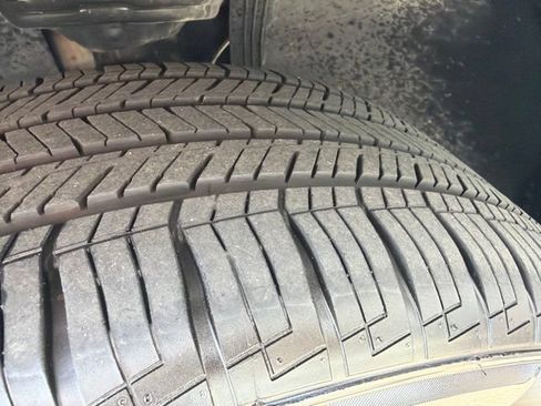 Used 2025 Volkswagen Atlas SE FWD image 26