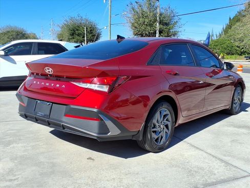 Used 2024 Hyundai Elantra SEL image 7