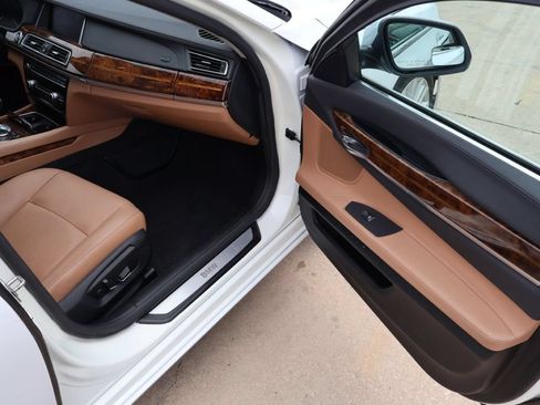 Used 2015 BMW 740i RWD image 28
