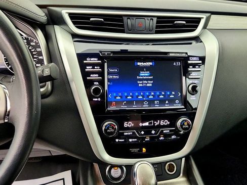 Used 2018 Nissan Murano SV FWD image 20