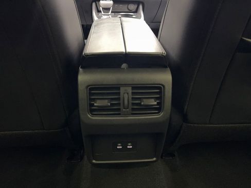 Used 2024 Nissan Rogue SV w/ SV Premium Package image 69