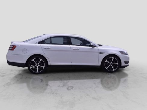 Used 2015 Ford Taurus SEL w/ Equipment Group 201A AWD/4WD image 9