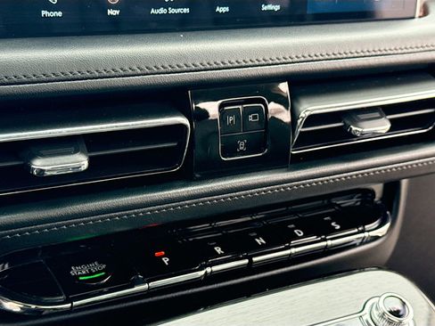 Used 2023 Lincoln Nautilus Reserve image 11