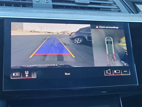 Used 2022 Audi e-tron Premium w/ Convenience Plus Package image 26