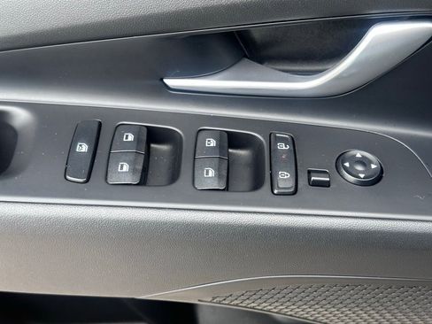 Used 2024 Hyundai Elantra SEL FWD image 25