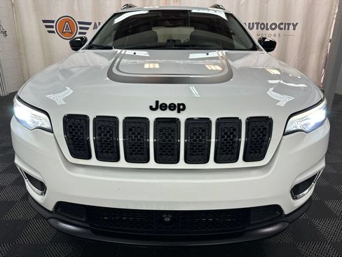Used 2022 Jeep Cherokee Latitude AWD/4WD image 3