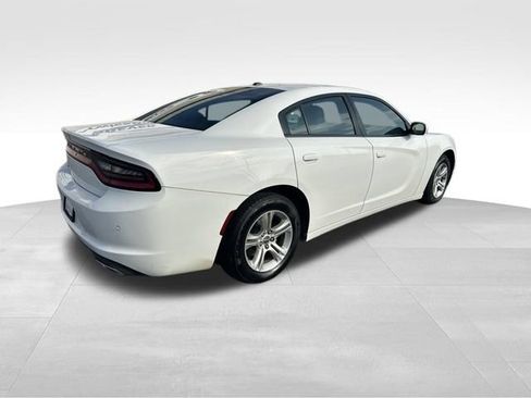 Used 2019 Dodge Charger SXT RWD image 8