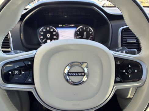 Certified 2022 Volvo XC90 T5 Momentum image 30