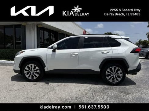 Used 2021 Toyota RAV4 XLE Premium FWD image 5