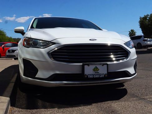 Used 2020 Ford Fusion SE image 18
