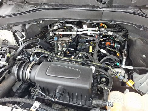 Certified 2023 Ford Explorer XLT w/ Equipment Group 202A image 28