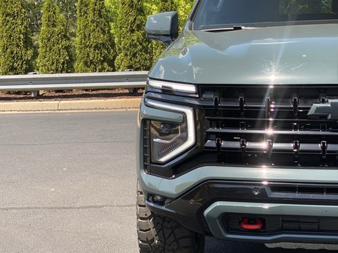 Used 2025 Chevrolet Tahoe Z71 w/ Z71 Off-Road Package image 19