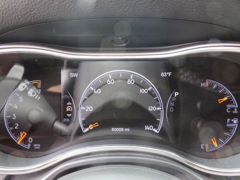 Used 2018 Jeep Grand Cherokee Limited AWD/4WD image 15