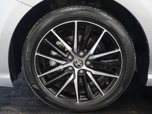 Used 2024 Toyota Camry SE FWD image 4