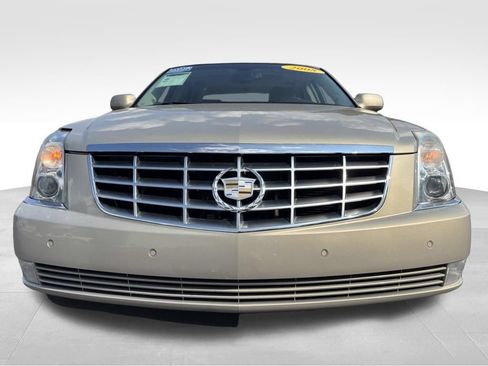 Used 2008 Cadillac DTS w/ Sun And Sound Package FWD image 9