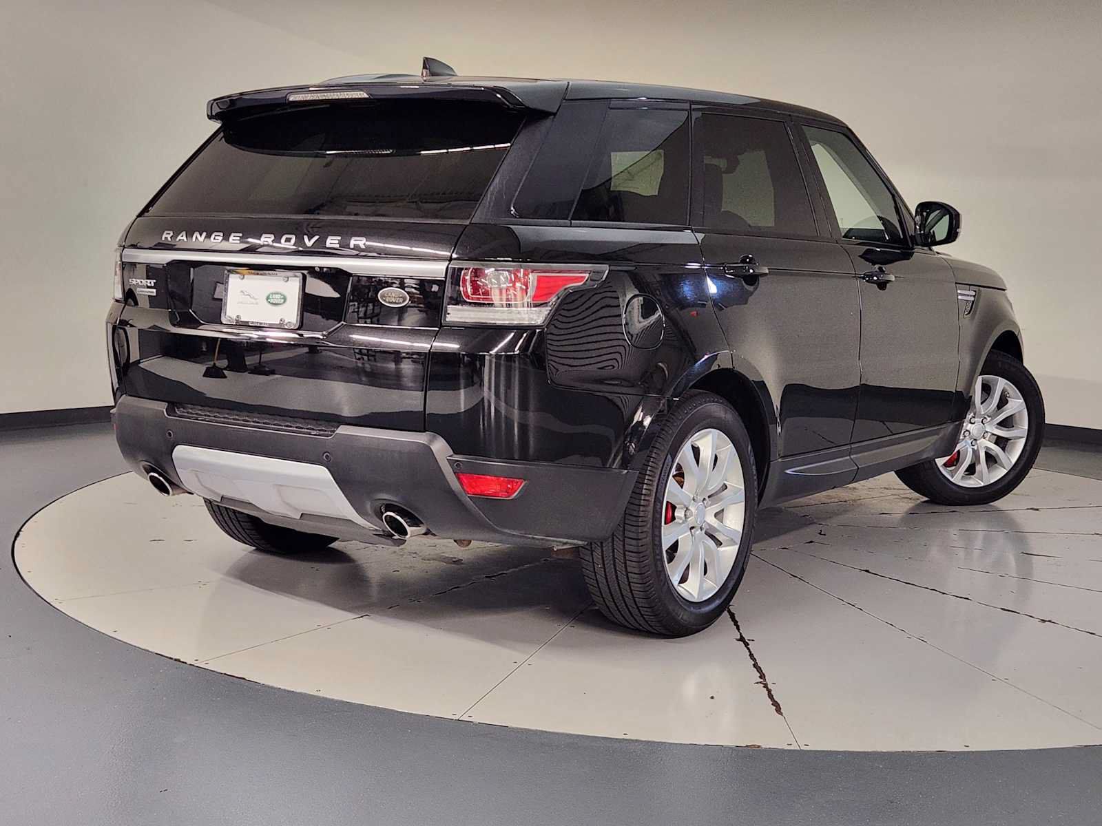 Used 2017 Land Rover Range Rover Sport AWD/4WD image 2