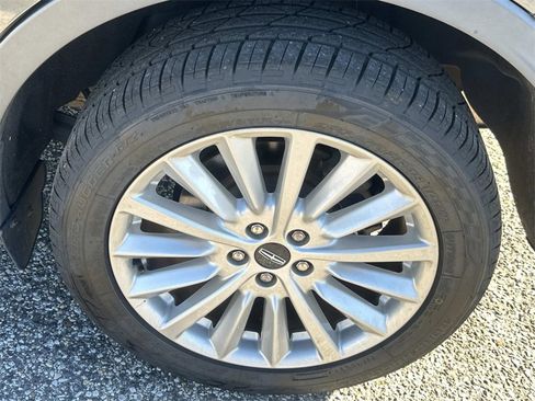 Used 2019 Lincoln MKC Premiere image 12