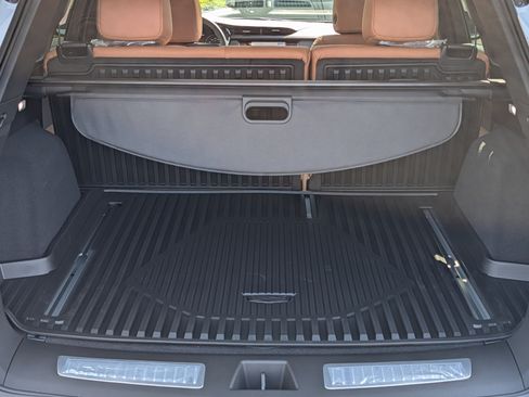New 2026 Cadillac XT5 Premium Luxury w/ LPO, Floor Liner Package AWD/4WD image 10