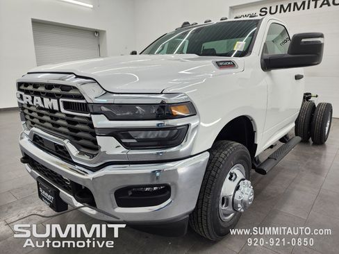 New 2026 RAM 3500 Tradesman w/ Chrome Appearance Group A image 6