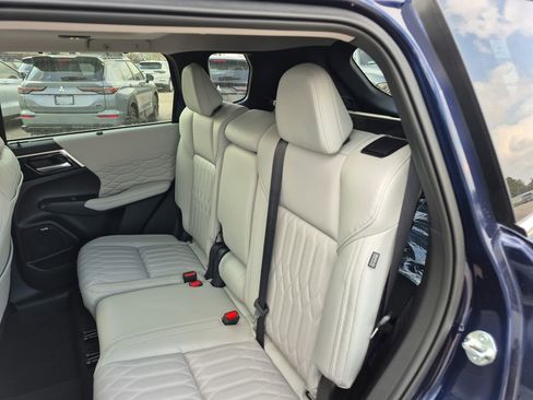 New 2026 Mitsubishi Outlander SEL FWD image 60