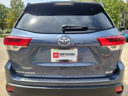 Used 2018 Toyota Highlander XLE FWD image 5