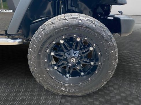 Used 2015 Jeep Wrangler Rubicon w/ Power Convenience Group AWD/4WD image 33