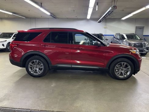 Certified 2021 Ford Explorer XLT w/ Equipment Group 202A image 8