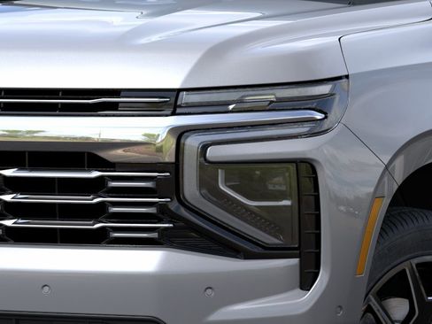 New 2026 Chevrolet Suburban Premier w/ Sun And Tow Package AWD/4WD image 10