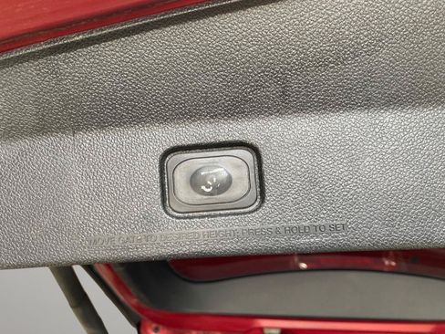 Used 2016 Ford Explorer XLT w/ Equipment Group 202A AWD/4WD image 24