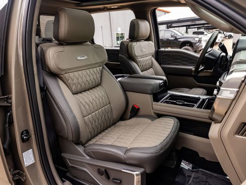 Used 2026 Ford F250 Platinum w/ Platinum Plus Package image 29