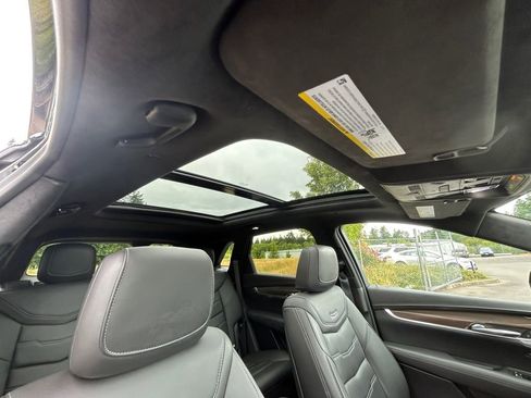 Used 2024 Cadillac XT5 Premium Luxury w/ Platinum Package image 28