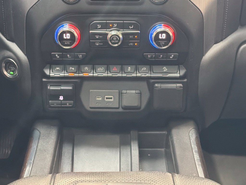 Used 2020 GMC Sierra 1500 Denali w/ Denali Premium Package AWD/4WD image 18