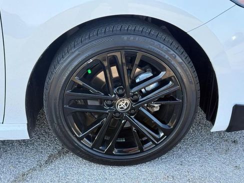 Used 2025 Toyota Camry SE image 7