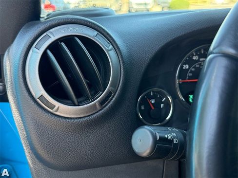 Used 2017 Jeep Wrangler Freedom Edition image 14