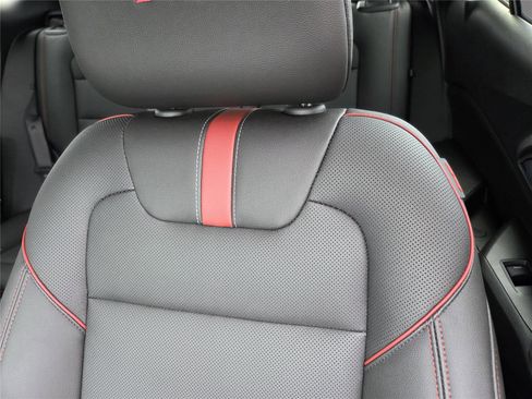 Used 2026 Chevrolet Trax RS w/ Sunroof Package FWD image 16