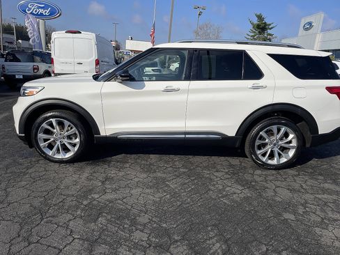 Used 2023 Ford Explorer Platinum w/ Technology Package image 6