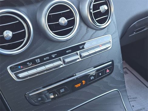 Used 2020 Mercedes-Benz GLC 300 image 26