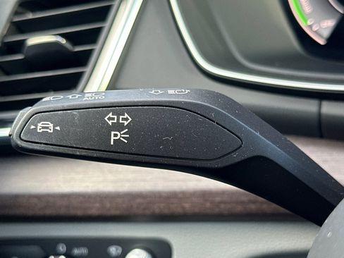 Used 2022 Audi Q5 e Prestige w/ Prestige Package image 32