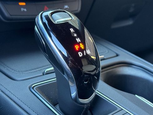 Used 2025 Cadillac XT4 Premium Luxury FWD image 30
