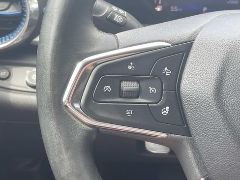 Used 2024 Chevrolet Trax LT w/ Driver Confidence Package FWD image 25