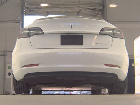 Used 2020 Tesla Model 3 Long Range image 8