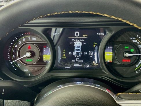 Used 2024 Jeep Wrangler Unlimited Sahara w/ Technology Group AWD/4WD image 10