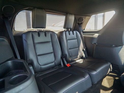 Used 2017 Ford Explorer Limited w/ Equipment Group 301A AWD/4WD image 40