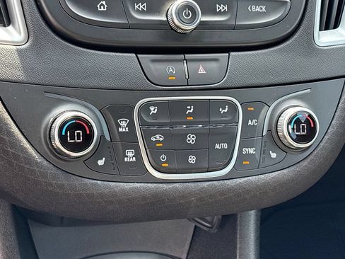 Used 2025 Chevrolet Malibu LT FWD image 13