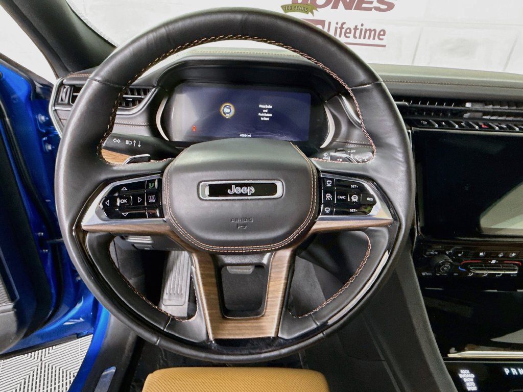 Used 2023 Jeep Grand Cherokee Summit AWD/4WD image 21