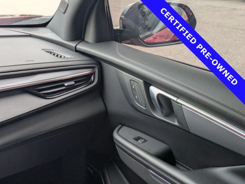 Used 2025 Buick Enclave Sport Touring w/ Power Package FWD image 20