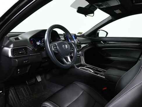 Used 2022 Honda Accord Sport image 4