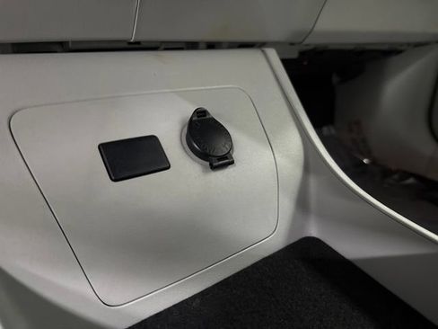 Used 2014 Toyota Prius Three FWD image 36