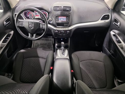 Used 2019 Dodge Journey SE image 28